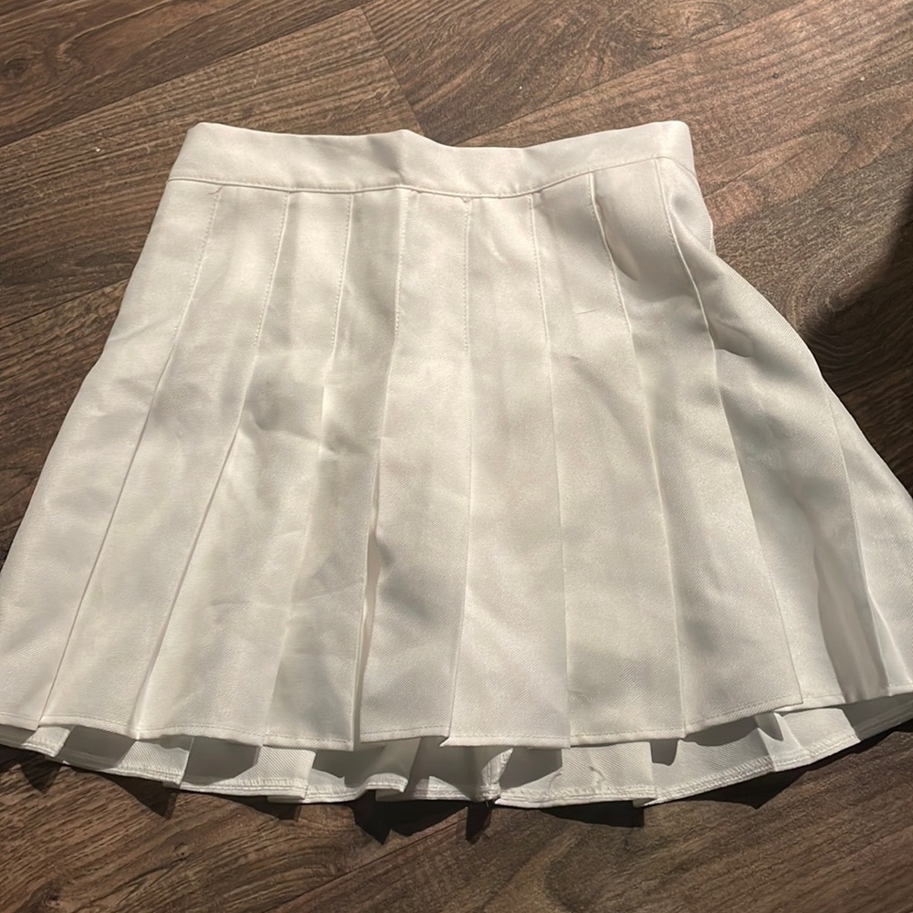 white pleated tennis skirt